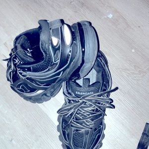 Balenciaga track size 37
